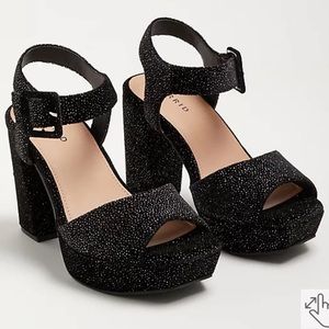 NWT TORRID PLATFORM HEEL - VELVET GLITTER BLACK(WW)- Size 11W